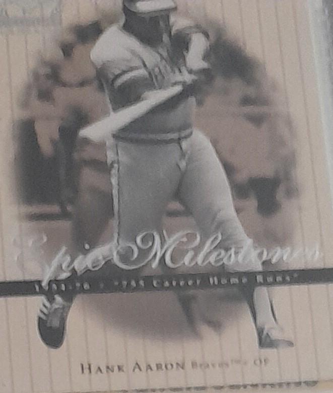Hank Aaron #EM9 Baseball Cards 1999 Upper Deck Century Legends Epic Milestones