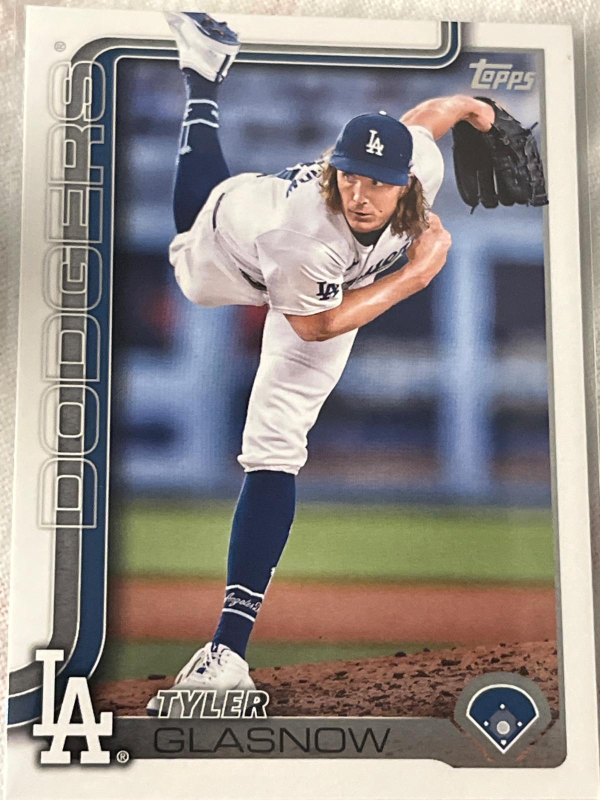Tyler Glasnow #201 Baseball Cards 2025 Topps