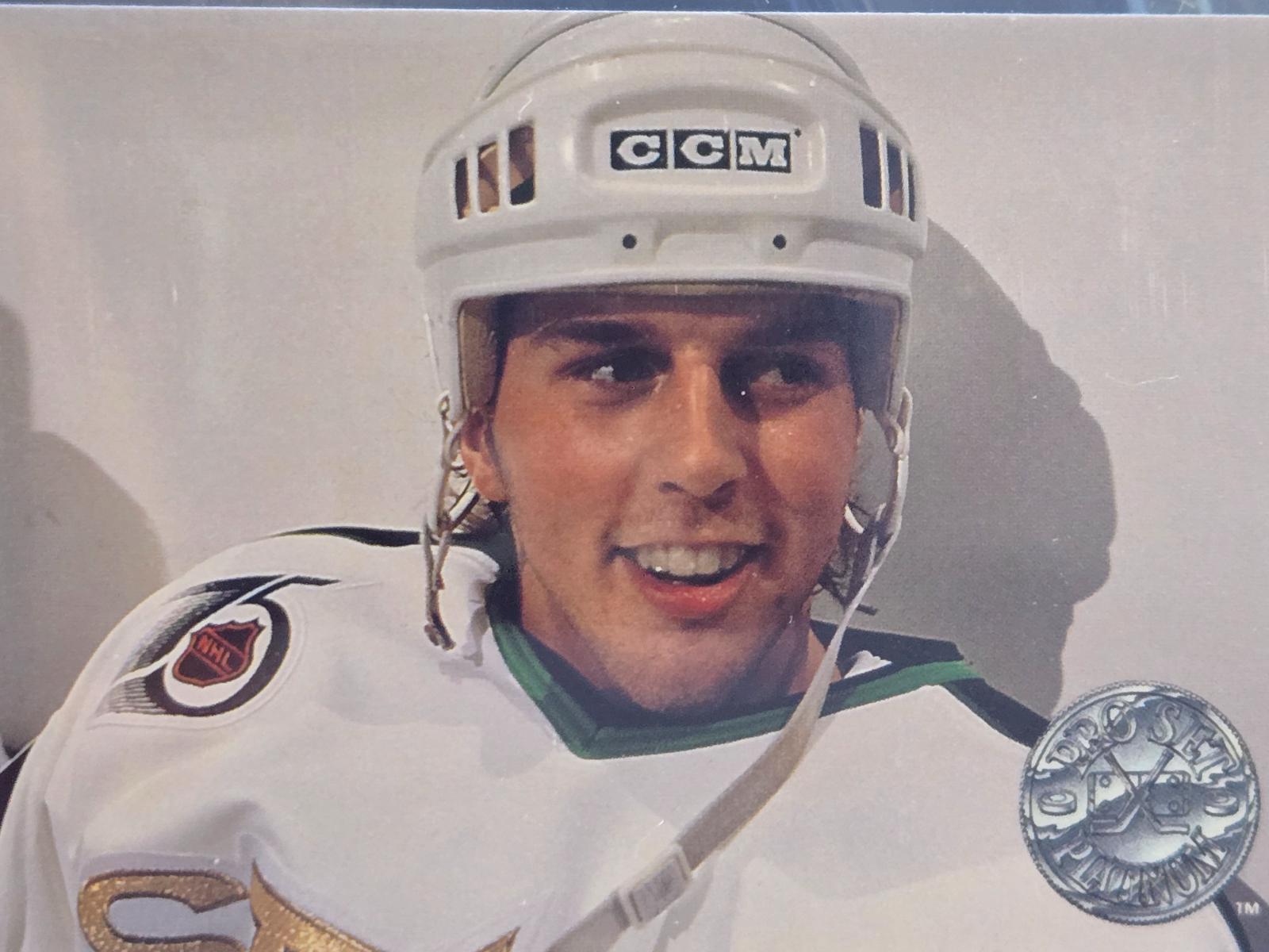 Mike Modano #55 Hockey Cards 1991 Pro Set Platinum