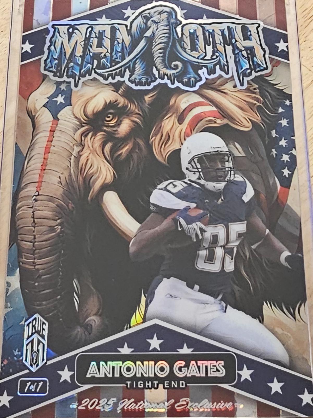 Antonio Gates #DMMTA02-AG 2025 Wild Card Patriotic Mammoths Football