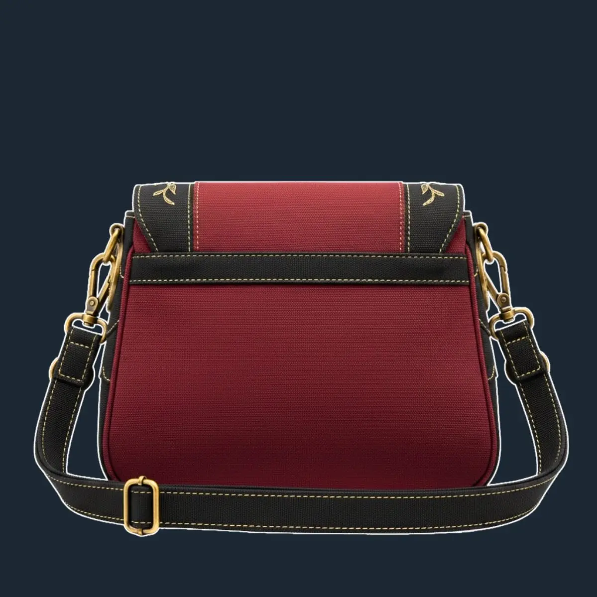 Tampilan belakang tas selempang Basilisk's Embrace dengan strap yang bisa diatur.