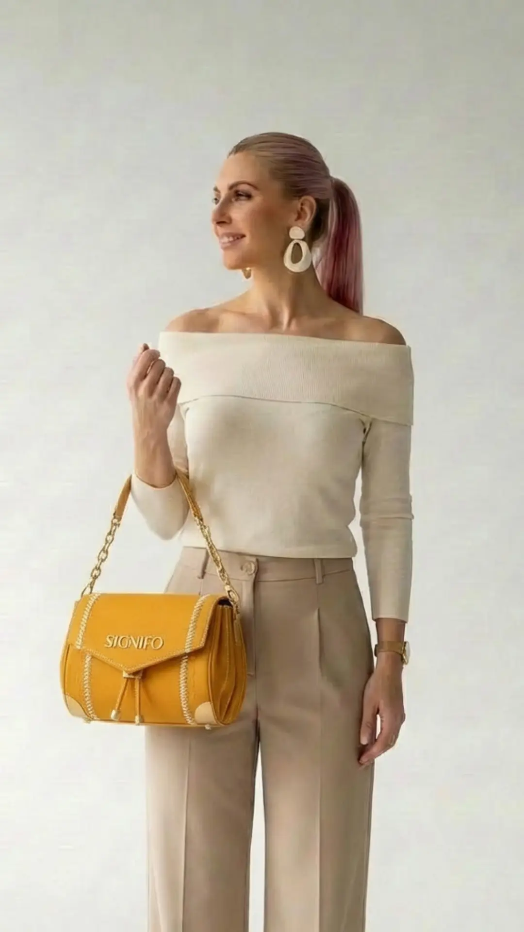 Estetika Marigold: Sentuhan Emas pada Kanvas Modern