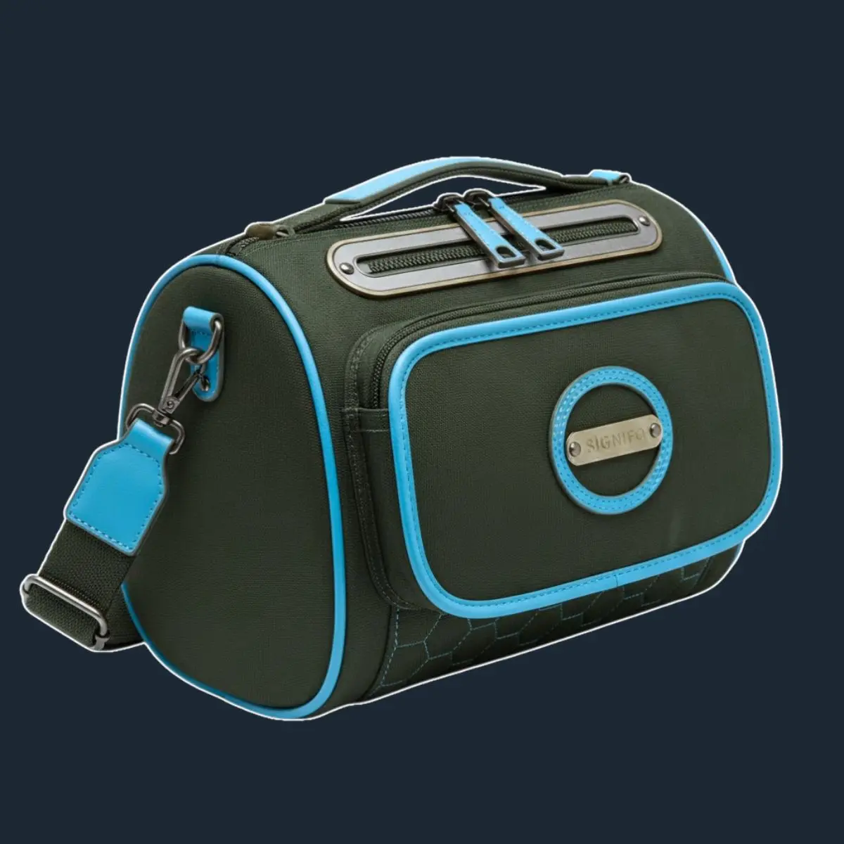 Tas kamera Citadel Sky hijau silinder dengan lis biru.