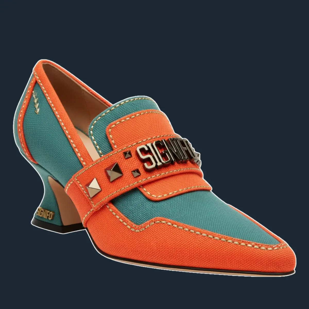 Loafer hak tinggi oranye teal dengan paku keling.