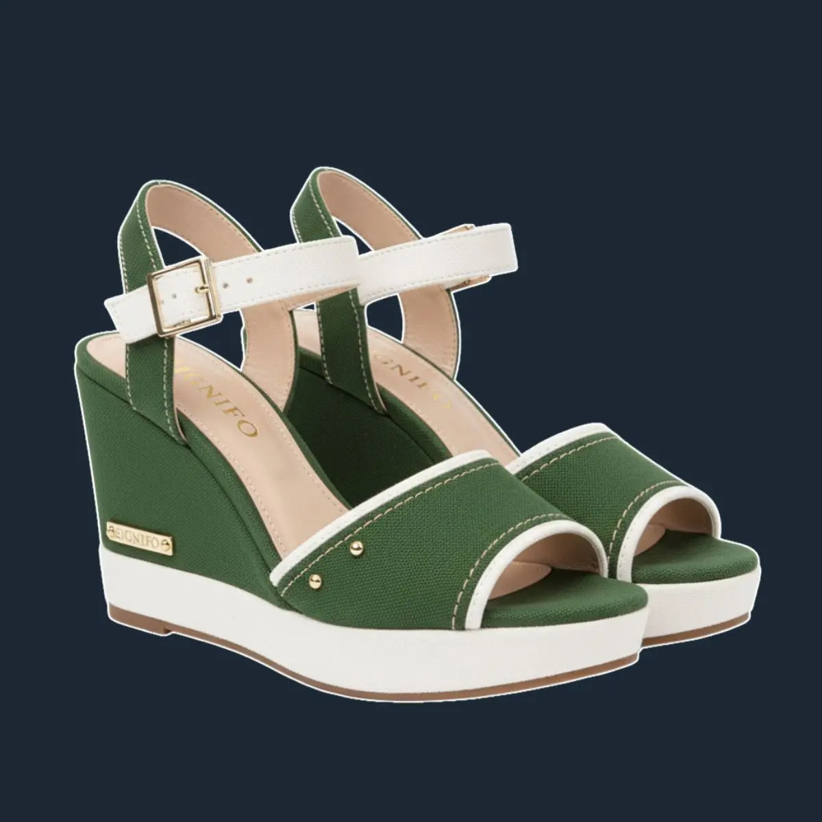 Sandal wedge forest green dengan tali dan sol putih tebal.