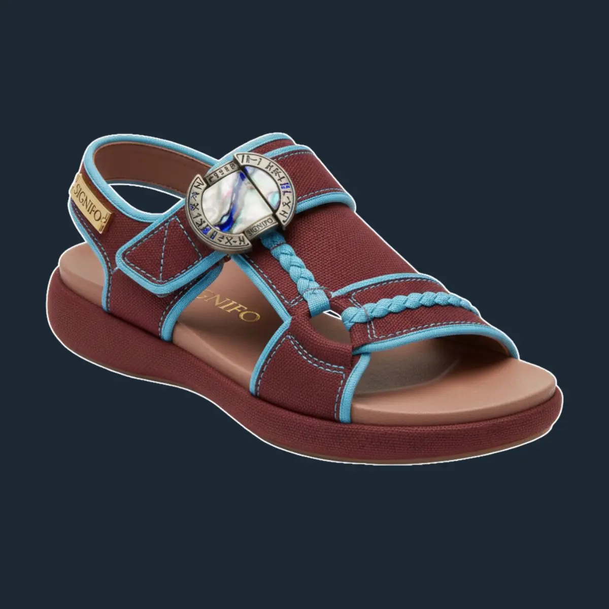 Sandal sporty marsala dan biru dengan velcro dan ornamen bundar.