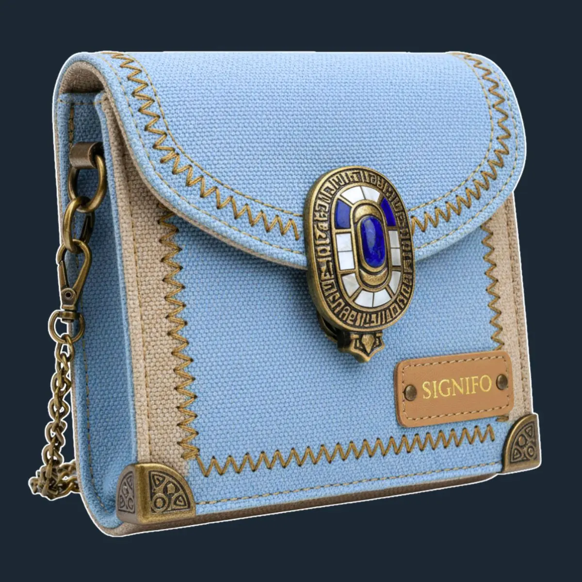 Tas selempang mini SIGNIFO biru pastel-beige dengan kunci scarab dan rantai kuningan.