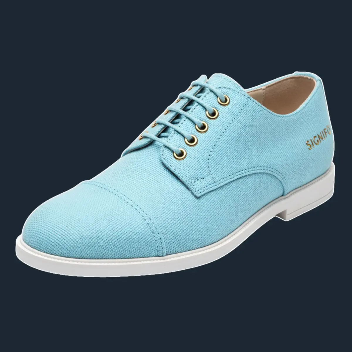 Cap-toe derby witSepatu Signifo *oxford* biru muda dengan sol putih dan tali senada.h gold eyelets.