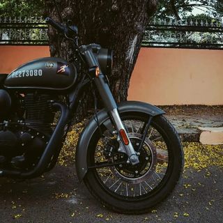 One of the top publications of @indian_royal_enfield which has 324 likes and 1 comments