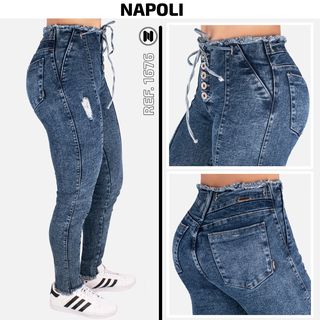 One of the top publications of @napoli.jeans which has 767 likes and 56 comments