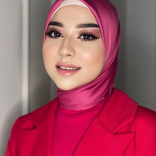 One of the top publications of @mohira_makeup_1 which has 413 likes and 3 comments