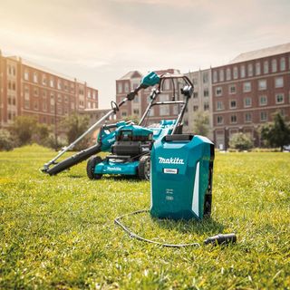 One of the top publications of @makita.ca which has 340 likes and 2 comments