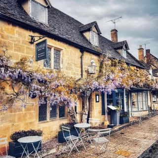 One of the top publications of @visitthecotswolds which has 1.4K likes and 6 comments