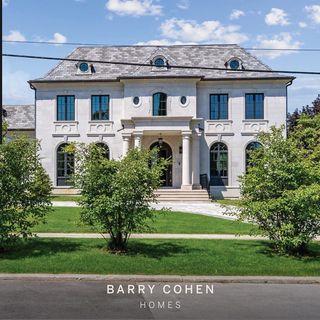 One of the top publications of @barrycohenhomes which has 380 likes and 6 comments