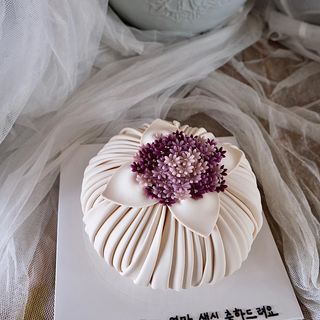 One of the top publications of @belle_epoque_cake which has 211 likes and 8 comments