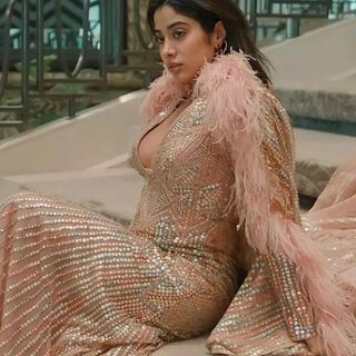 One of the top publications of @jhanvi_kapoor_official which has 1.4K likes and 25 comments