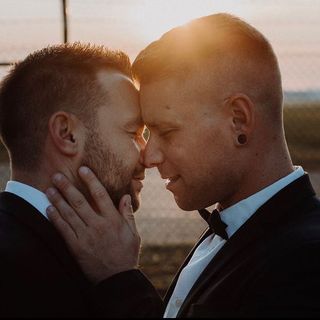 One of the top publications of @cgn_gaycouple which has 488 likes and 13 comments