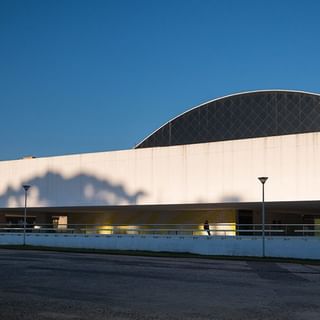 One of the top publications of @museuoscarniemeyer which has 203 likes and 3 comments