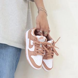 One of the top publications of @almendrasneakers which has 263 likes and 0 comments