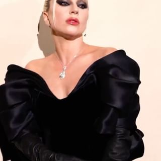 One of the top publications of @_gaga_haus_ which has 260 likes and 6 comments