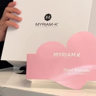 One of the top publications of @myriamkbeauty which has 457 likes and 21 comments