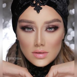 One of the top publications of @negarsamadi_makeup which has 5.4K likes and 1.2K comments