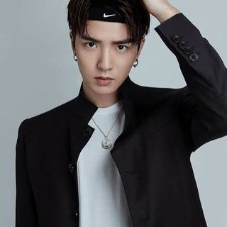 One of the top publications of @caesarwu_ which has 170.7K likes and 2.4K comments