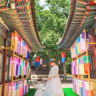 One of the top publications of @visitkorea_travel which has 1.6K likes and 2 comments