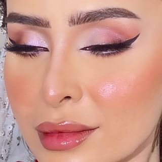 One of the top publications of @salama_makeup_artiest which has 143 likes and 3 comments