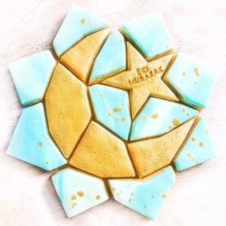 One of the top publications of @customcookiecutters which has 49 likes and 6 comments