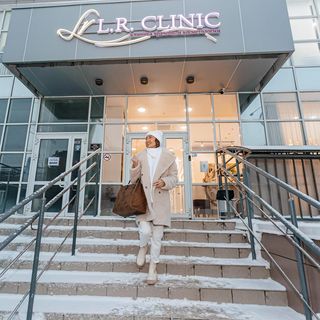 One of the top publications of @l.r.clinic which has 79 likes and 1 comments