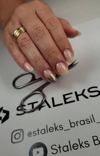 One of the top publications of @staleks_brasil_oficial which has 38 likes and 7 comments