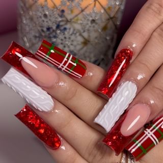 One of the top publications of @americasnails_ which has 20.3K likes and 53 comments