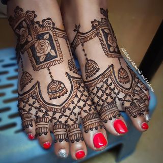 One of the top publications of @athishaya.mehendi.makeup which has 28 likes and 1 comments
