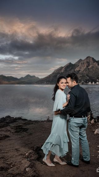 One of the top publications of @prewedding.dipakstudios which has 815 likes and 37 comments