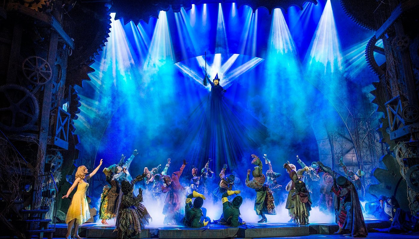 Spellbinding West End musical that reimagines the untold story of the witches of Oz.