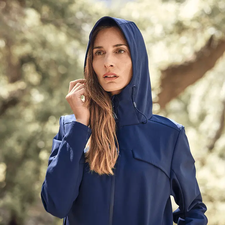 Cortaviento balcanes strech mujer