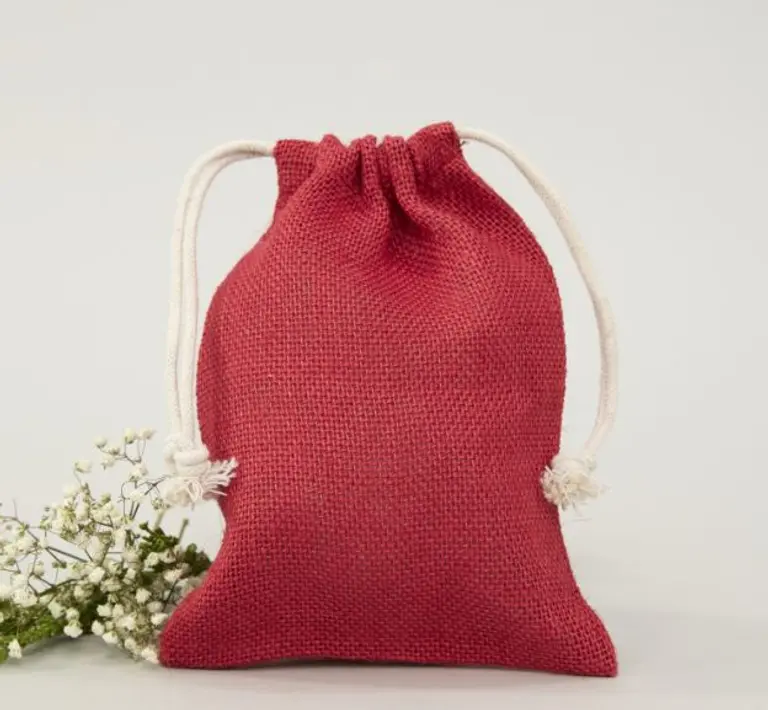 Saquito de yute rojo 19x14 (cm)