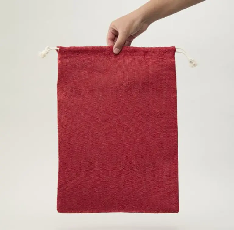 "  Saquito de yute rojo 40x30 (cm)"