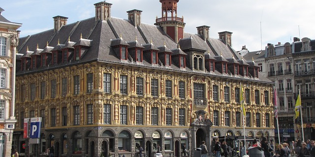 ville de lille avec des salles de conférence pour l'organisation de séminaire