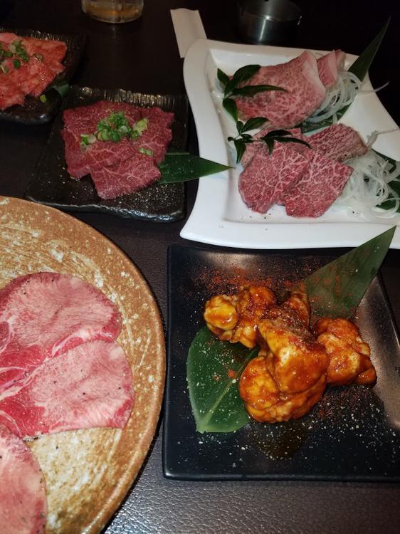 飛び牛 和牛炭火焼肉ビストロ - メイン写真: