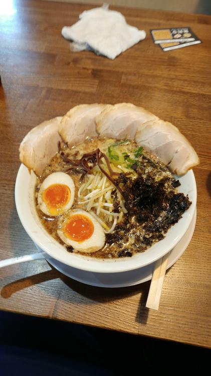 六十一代目哲麺縁 富士石坂店 - メイン写真: