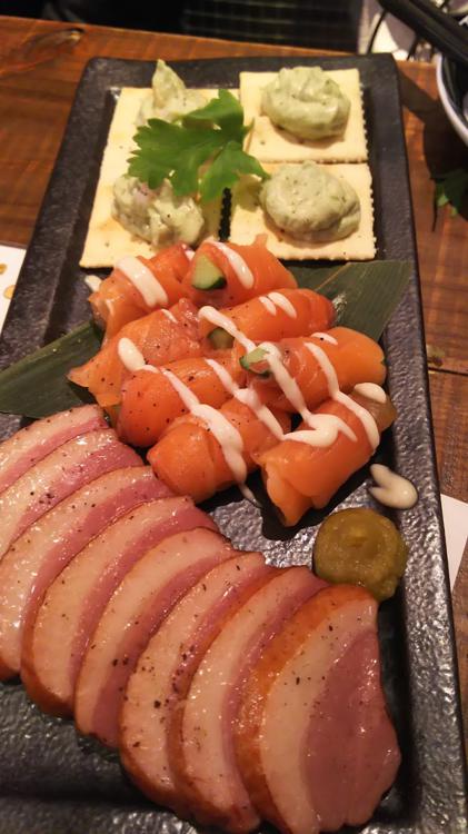 肉と魚の日本酒バル Mr.Happy 神保町店 - メイン写真: