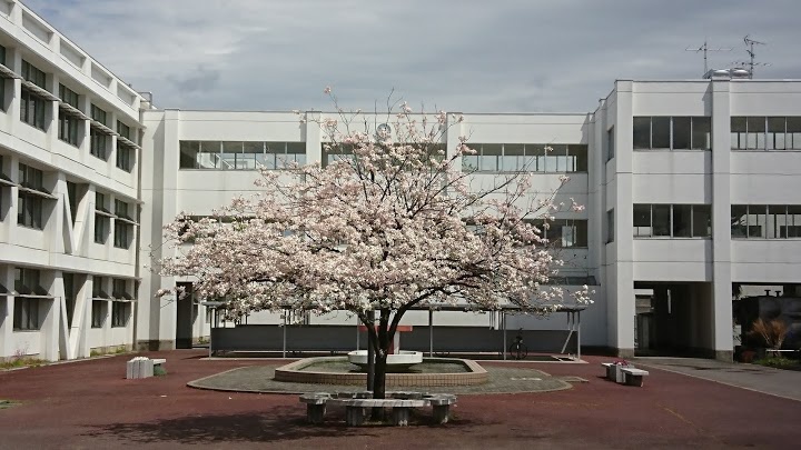 各務原市立那加中学校 - メイン写真: