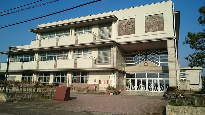 氷見市立　上庄小学校 - メイン写真: