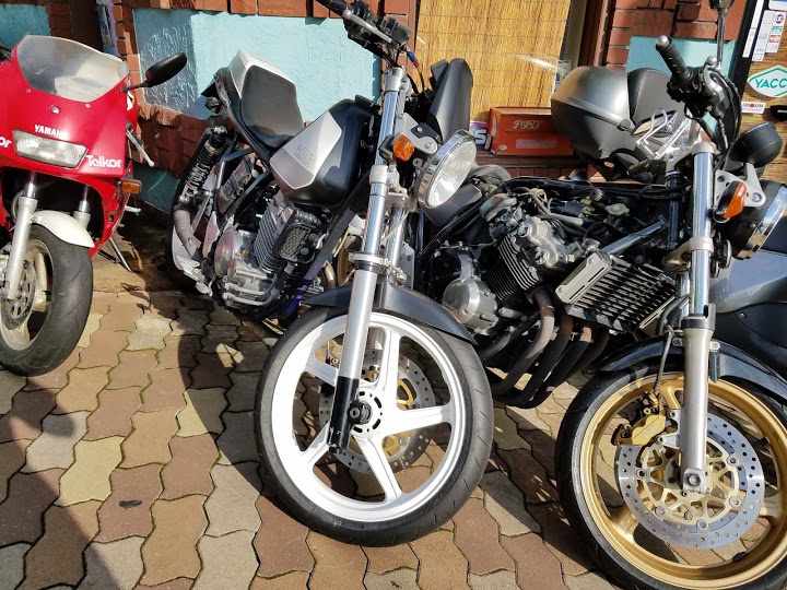 Bike Shop 桜 バイク ショップ サクラ Bike Shop 桜 バイク ショップ サクラ