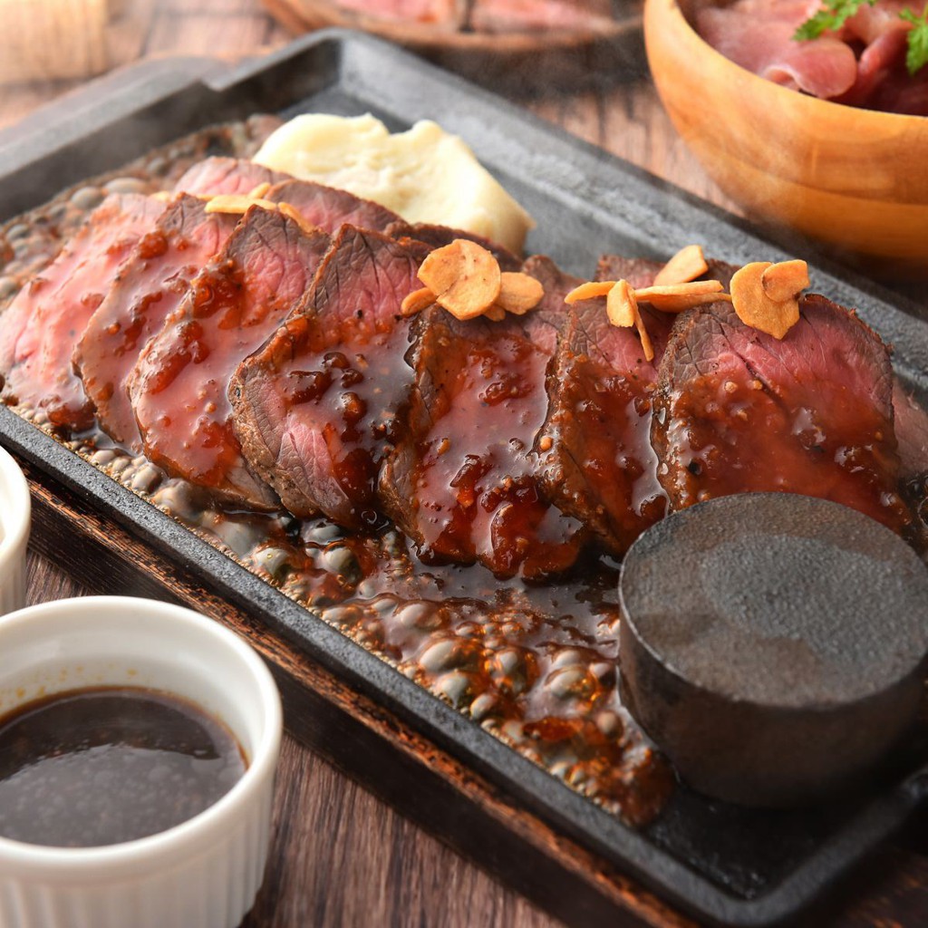 自家製ローストビーフ食べ放題 ビストロバンビーナ 新宿店 - メイン写真: