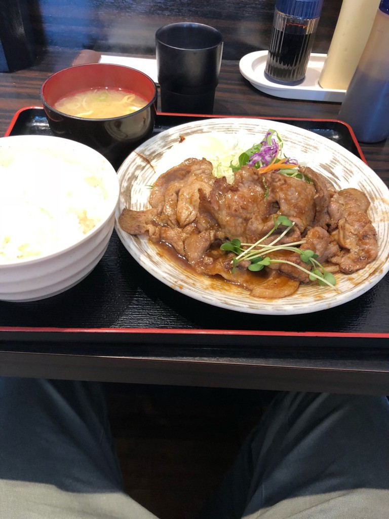 定食や 平和通店 - メイン写真: