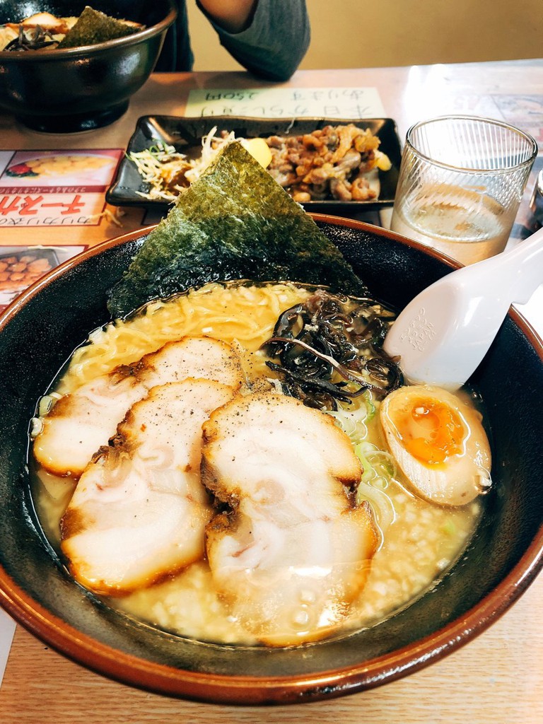 ラーメンとん太 屋島店 - メイン写真: