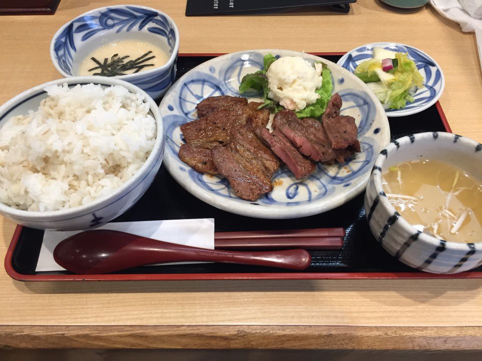 炭焼き牛たん仙台なとり 柏店 - メイン写真: